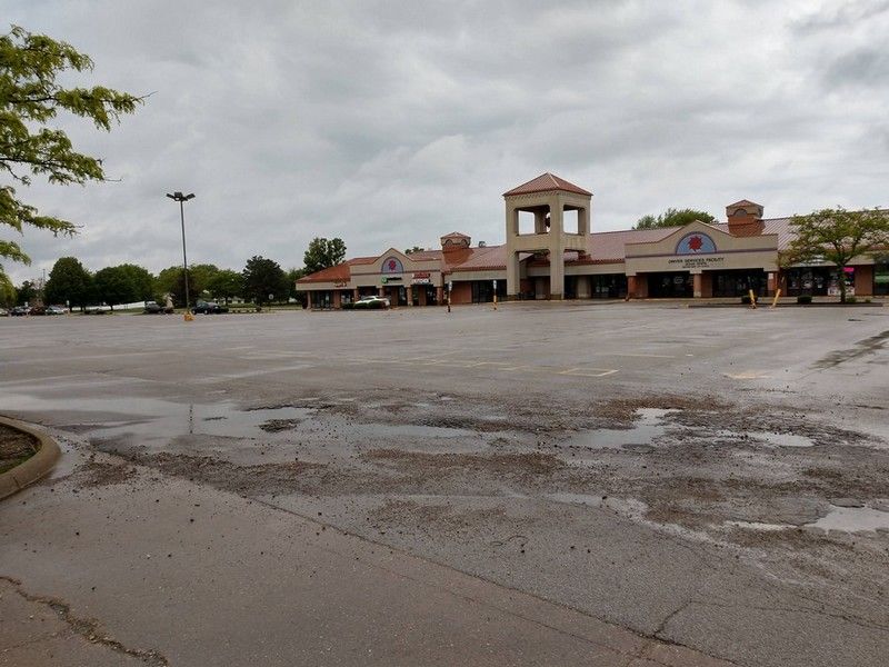 STERLING BAZAAR: 3311 N Sterling Ave, Peoria, IL 61604